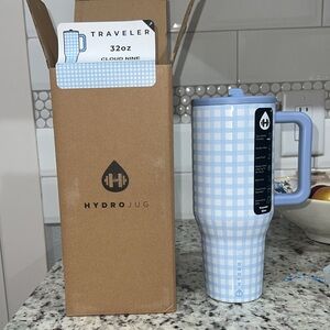 NWT! HydroJug 32oz Traveler - Cloud Nine ☁️🌤️ (limited release)